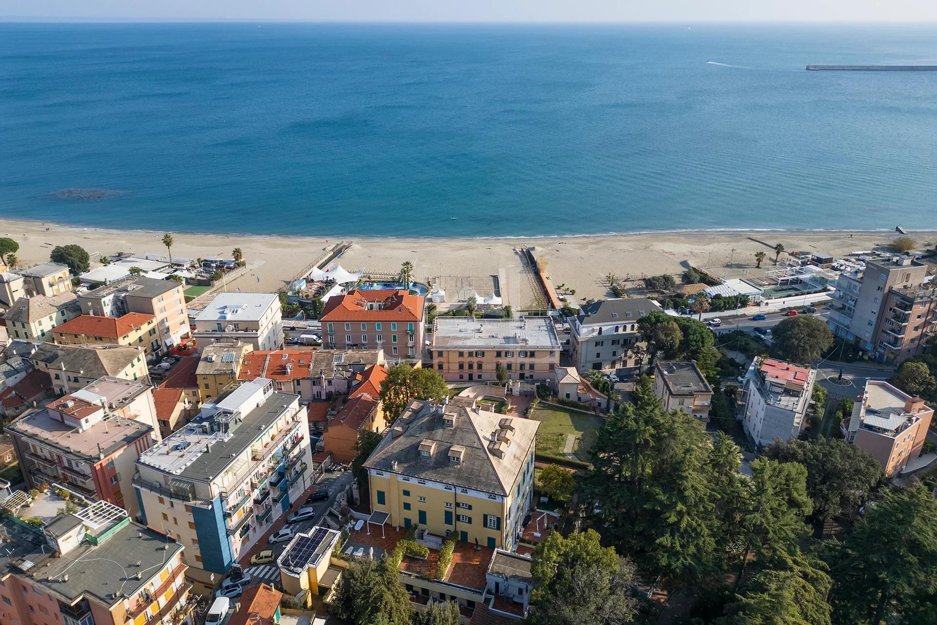Splendido Attico Vista Mare in Vendita all'Interno di Villa Rosenda De Mari - Immagine 18