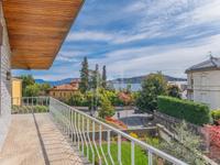 Villa Exclusive des Années 60 à Meina Centre, Élégance Intemporelle sur le Lago Maggiore