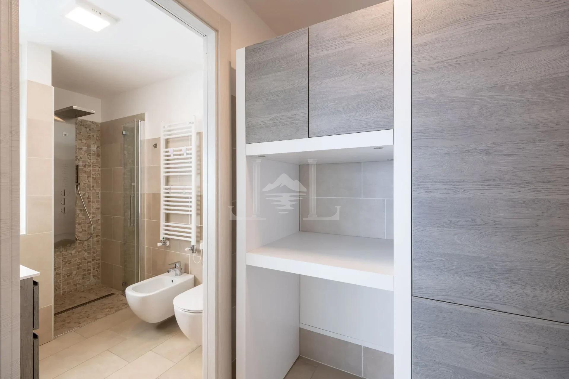 3VILLA POLLINO SHOWER