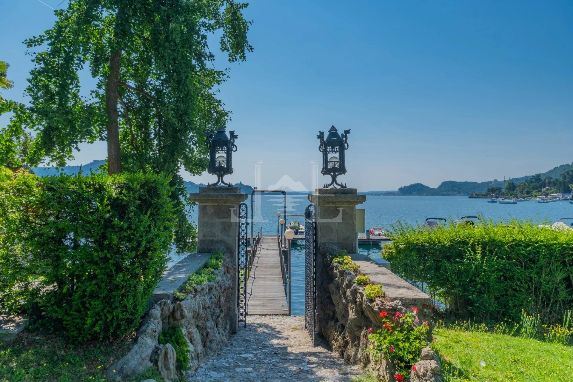 Exklusives Apartment in einer Residenz direkt am See mit privatem Bootsplatz – Meina, Lago Maggiore - 2