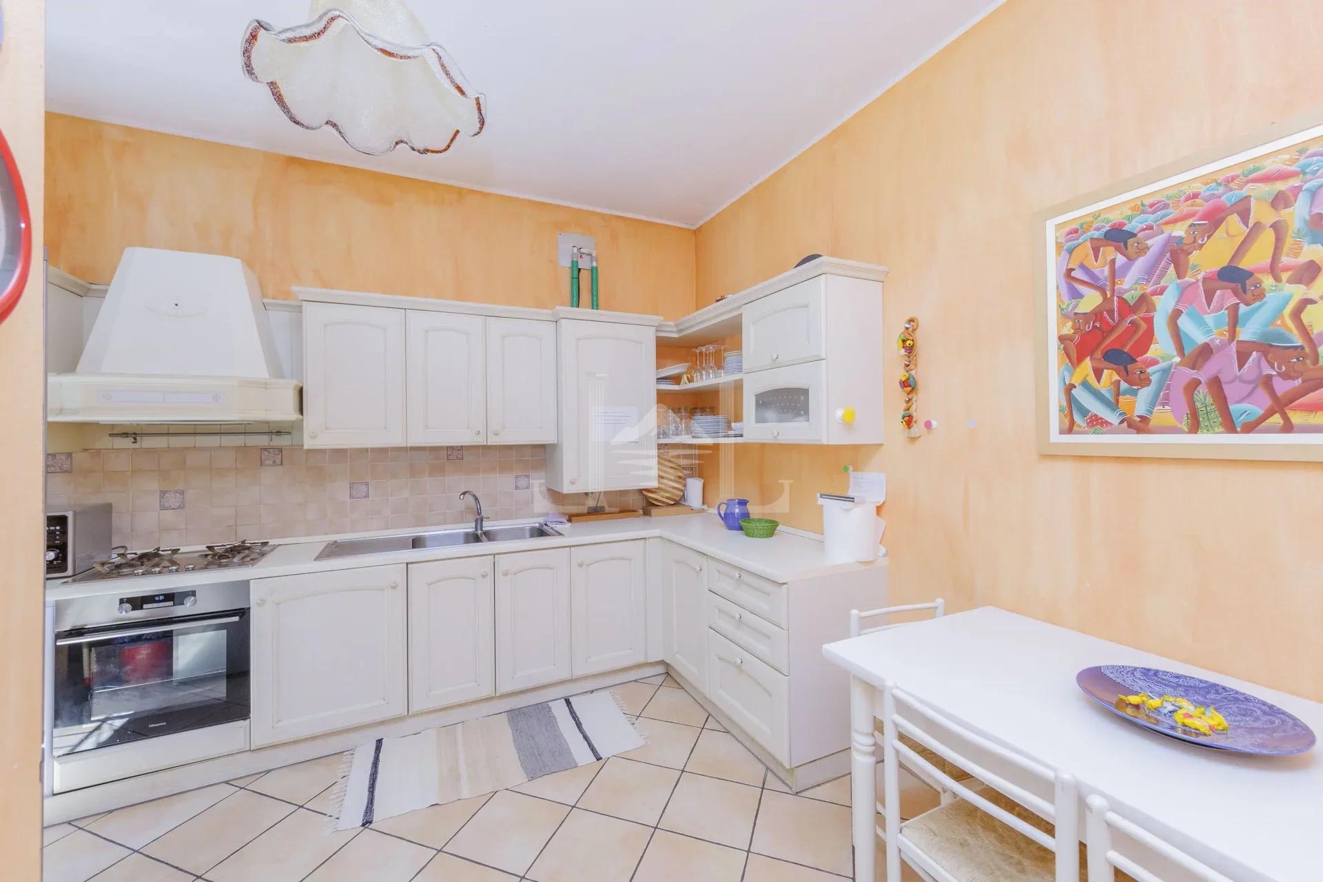 KITCHEN 1