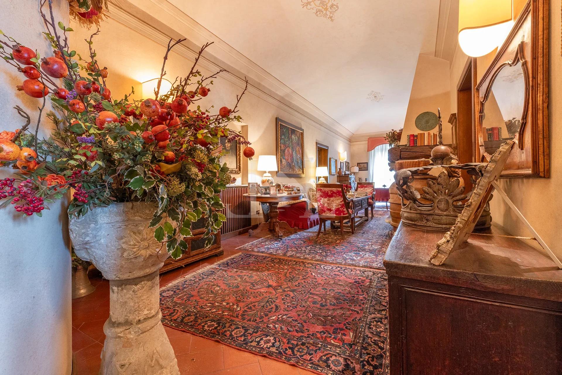 Living history, a Penthouse within a Former Franciscan Convent - Image 5