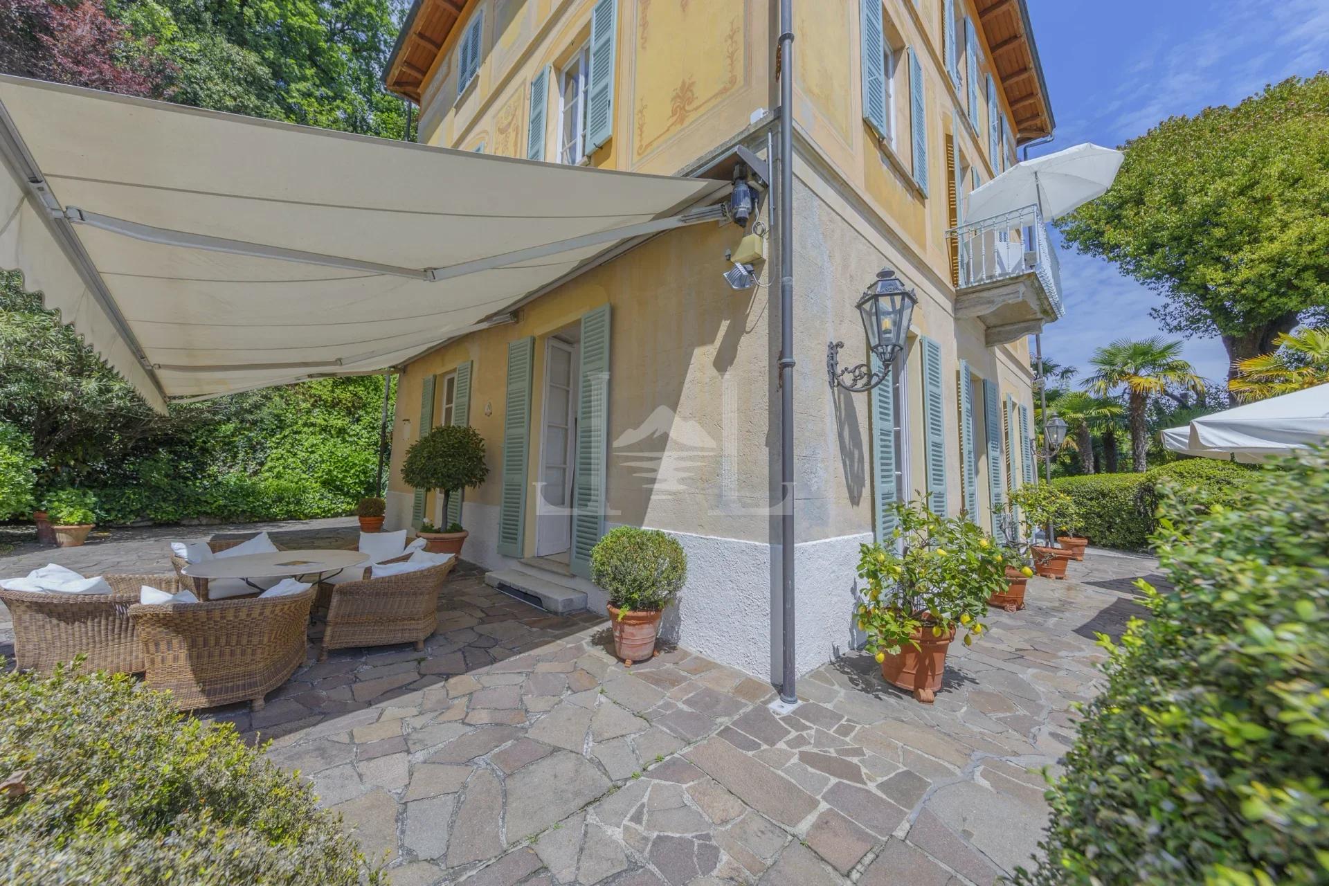CORNER VIEW VILLA ROSINA