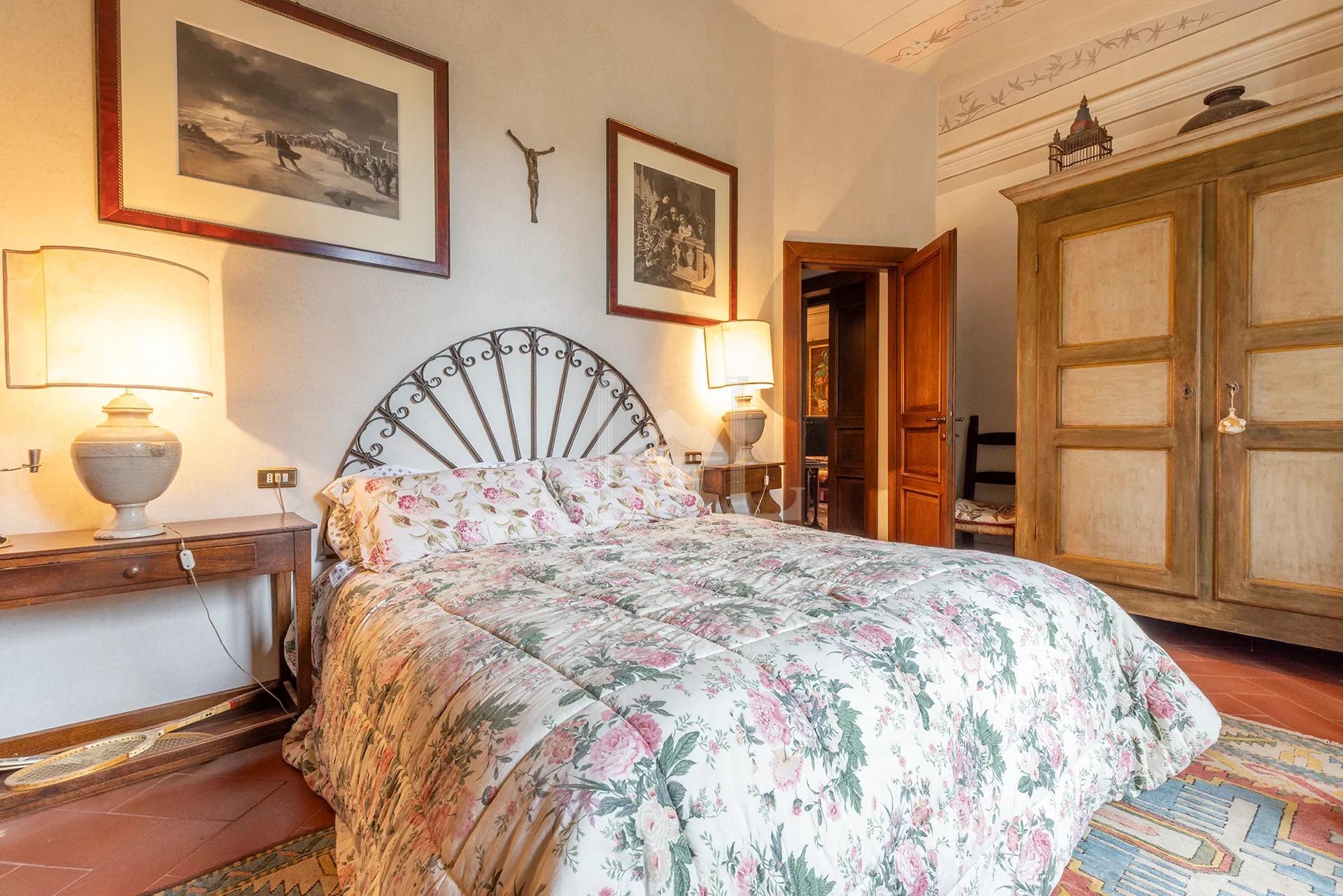 Living history, a Penthouse within a Former Franciscan Convent - Image 9