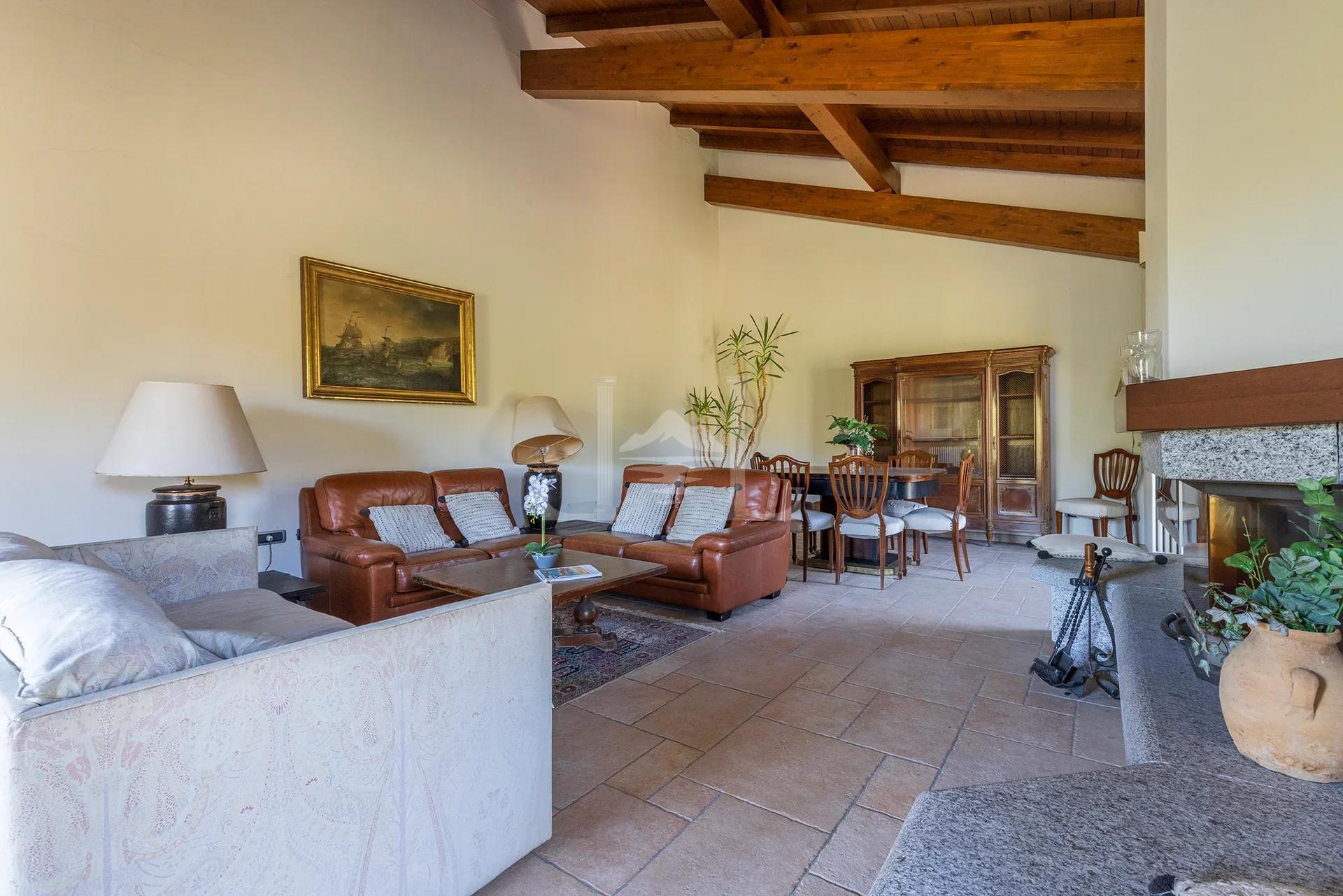 Equestrian villa living 11