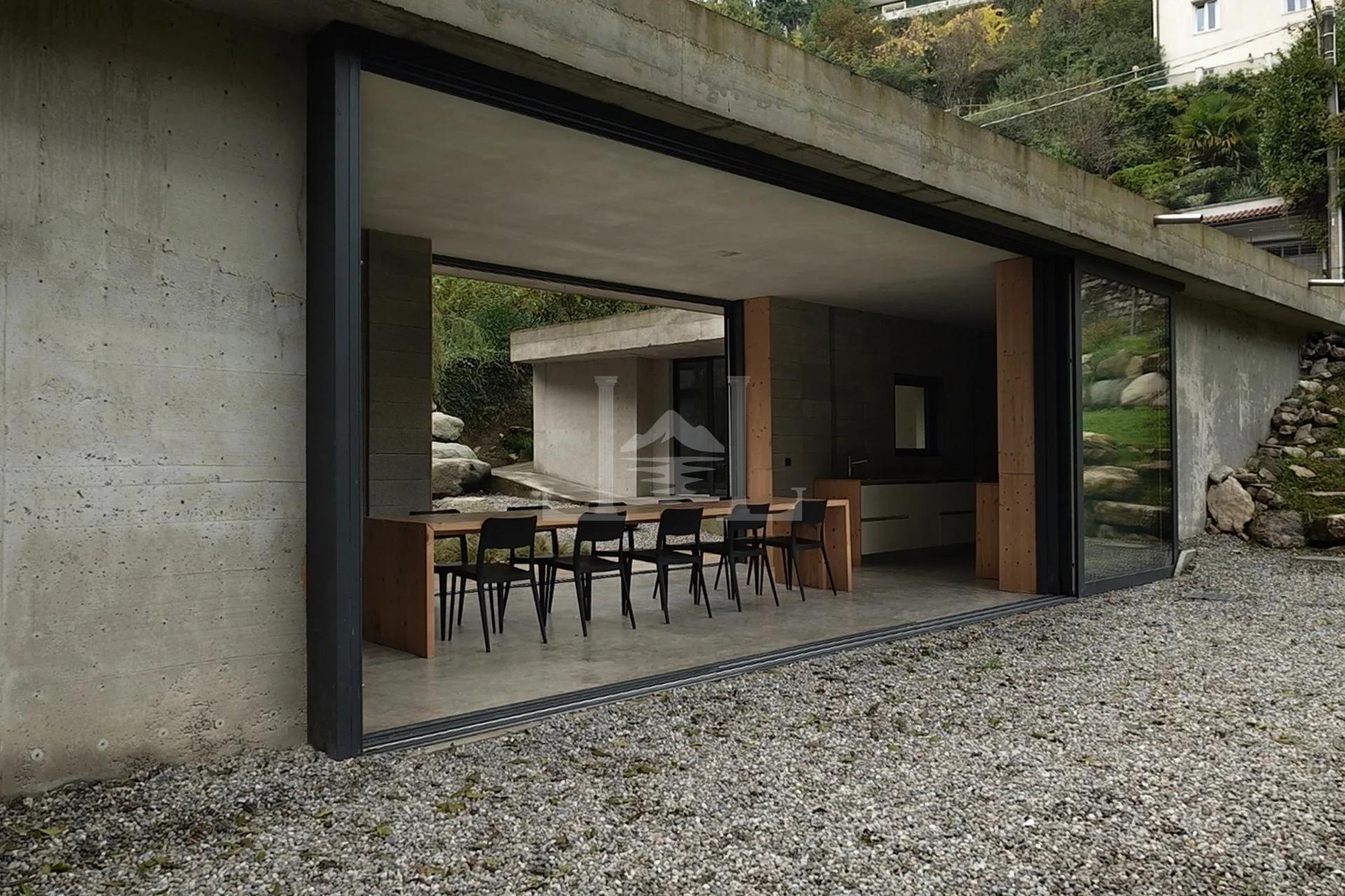 Narrow House 42