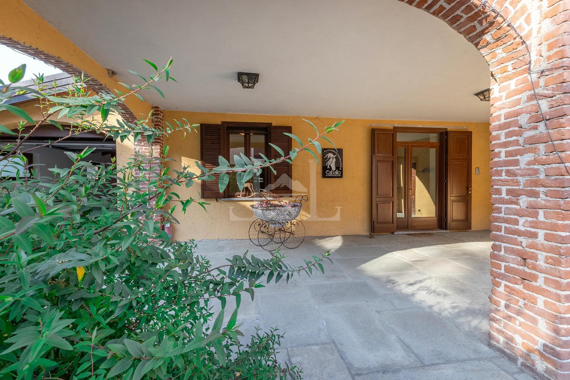 Equestrian villa entrance 9