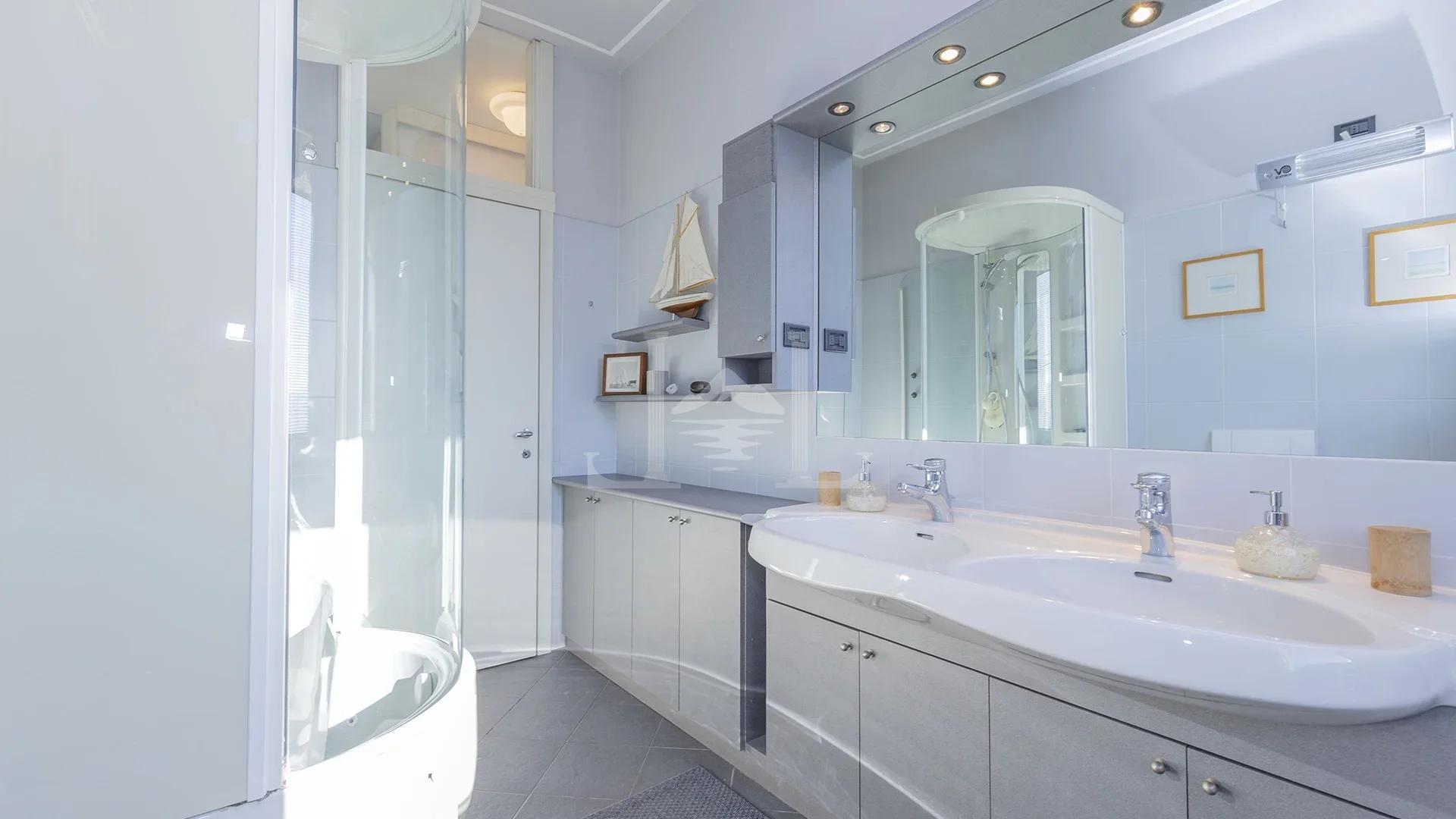 BATHROOM 1 RESIDENZA GIARDINO VERBANIA