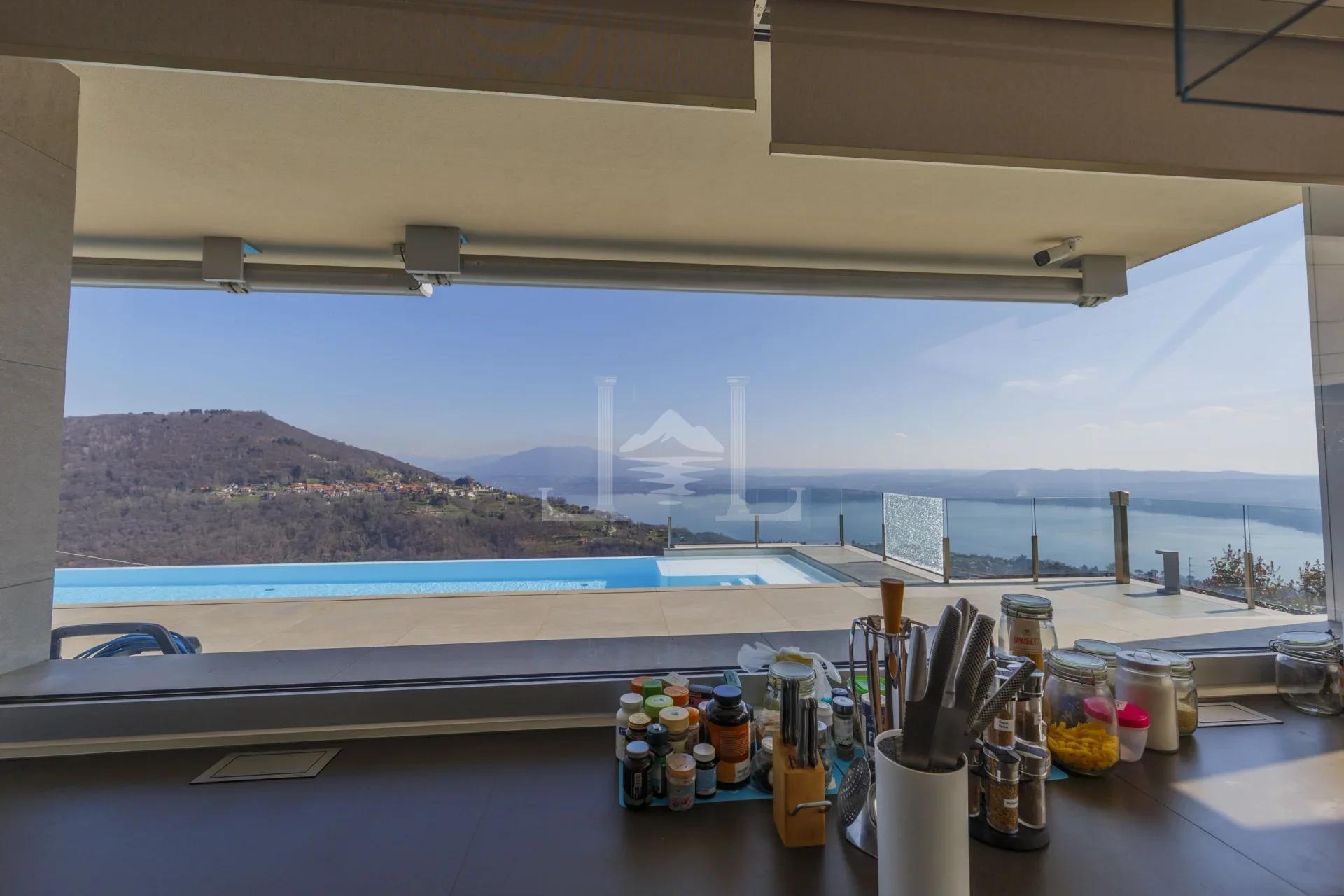 MASSINO KITCHEN WINDOW