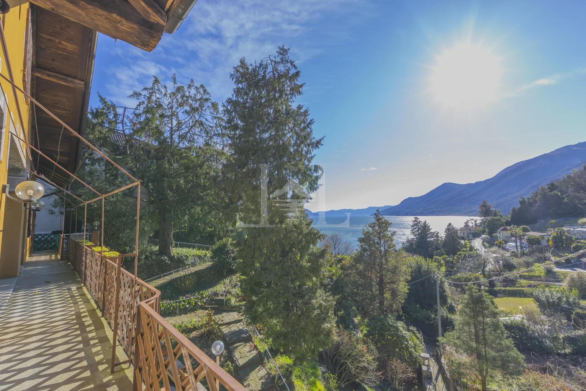 VISTA VILLA GIALLA
