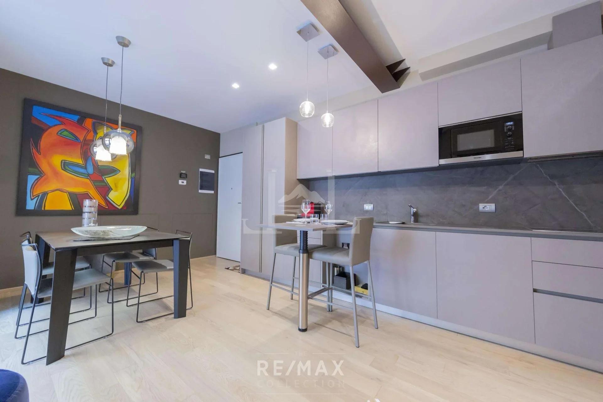new-and-prestigious-apartment-renovated-with-garage-area-city-life-milan