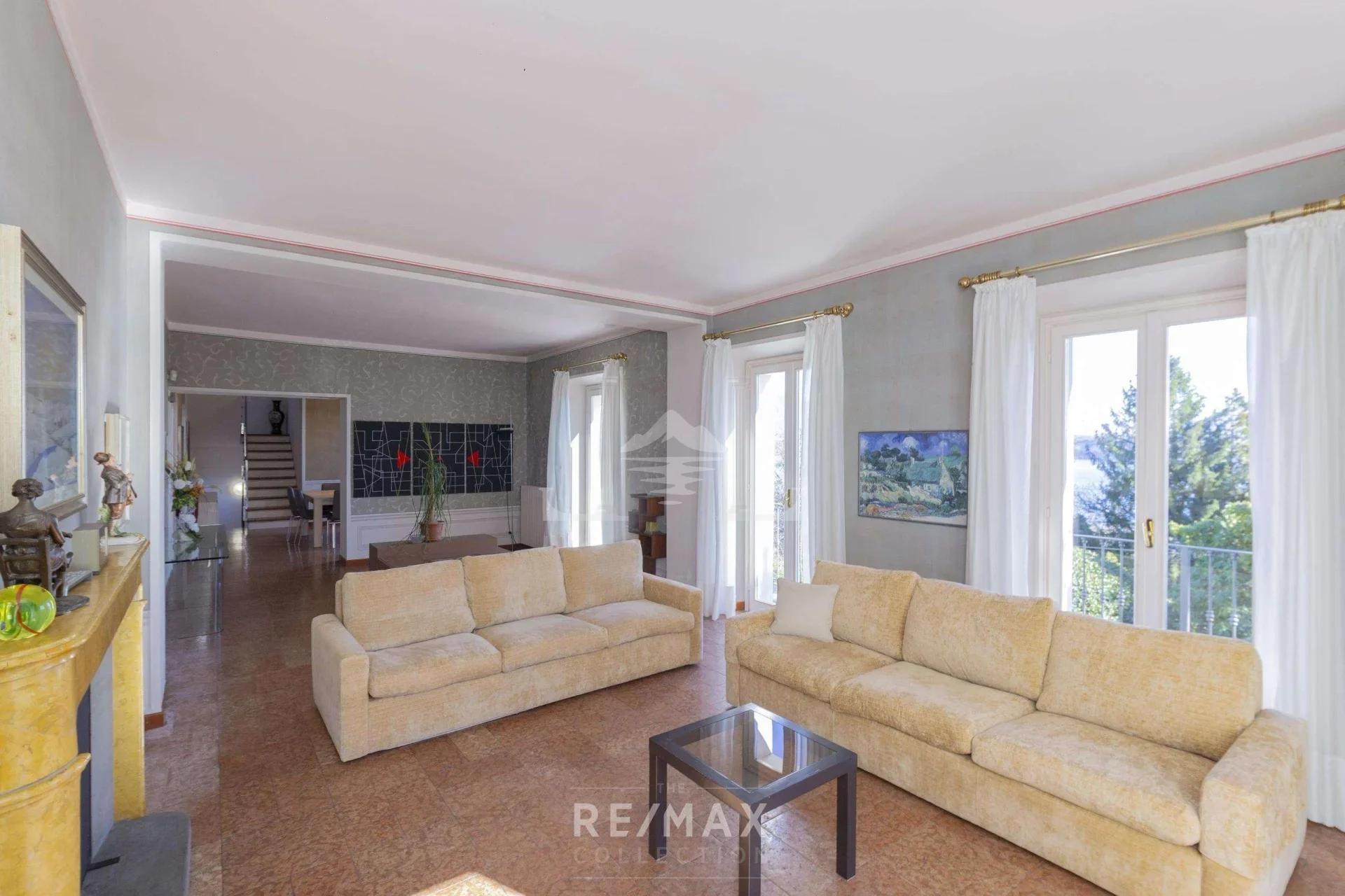 LIVING ROOM WIDE