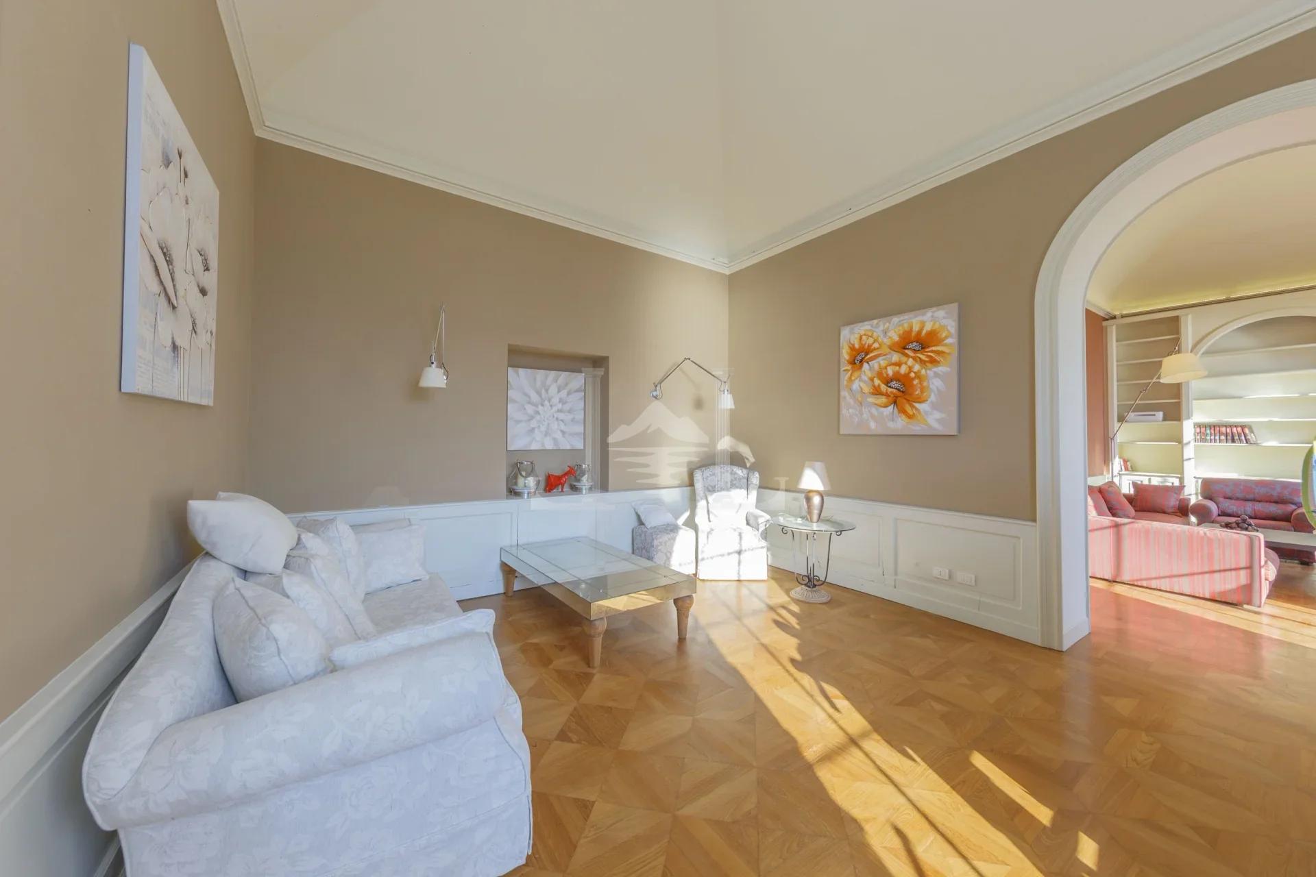 PALLANZA-VILLA-LIVING-ROOM-2-scaled