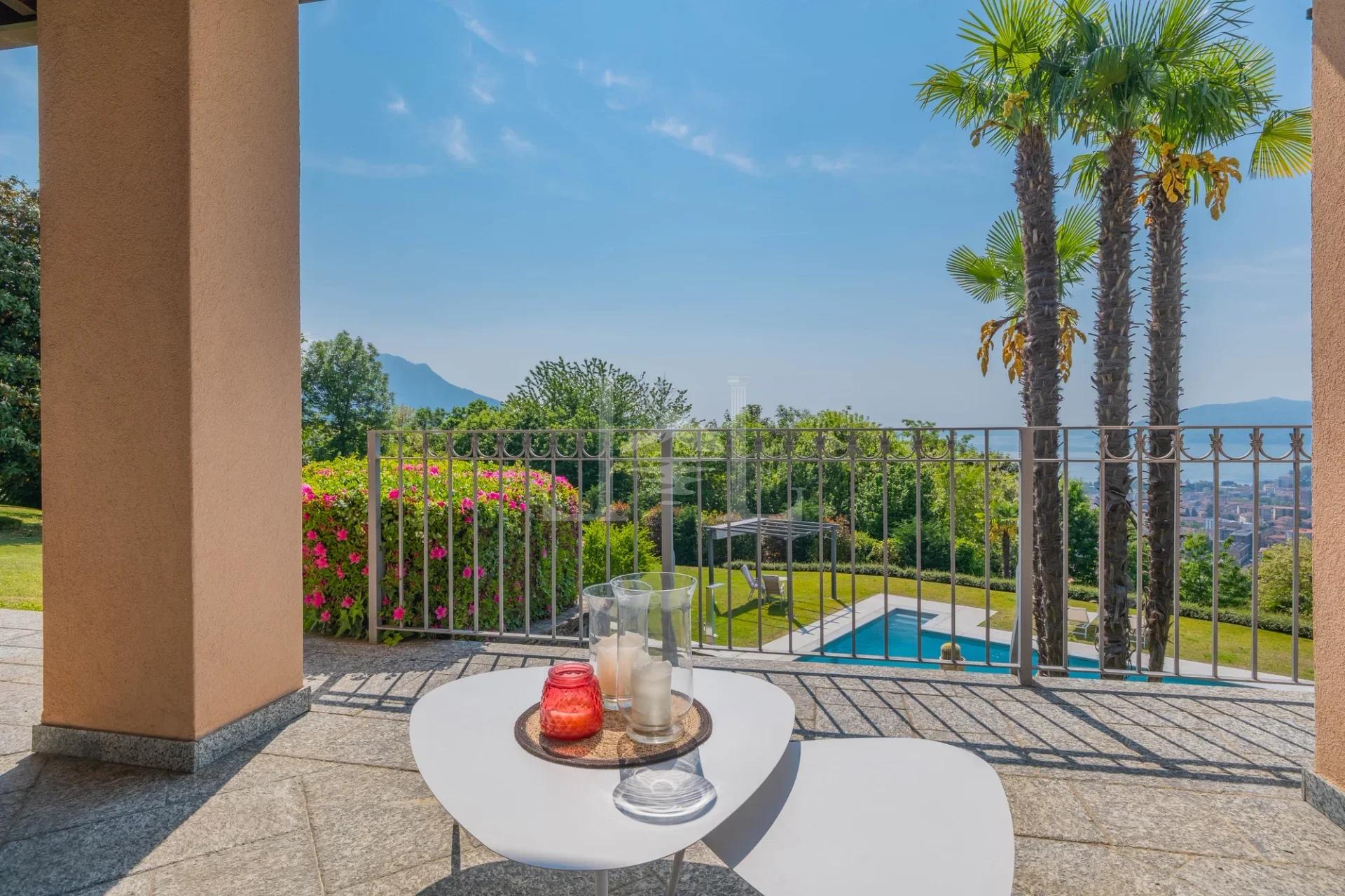 Living room terrace 1