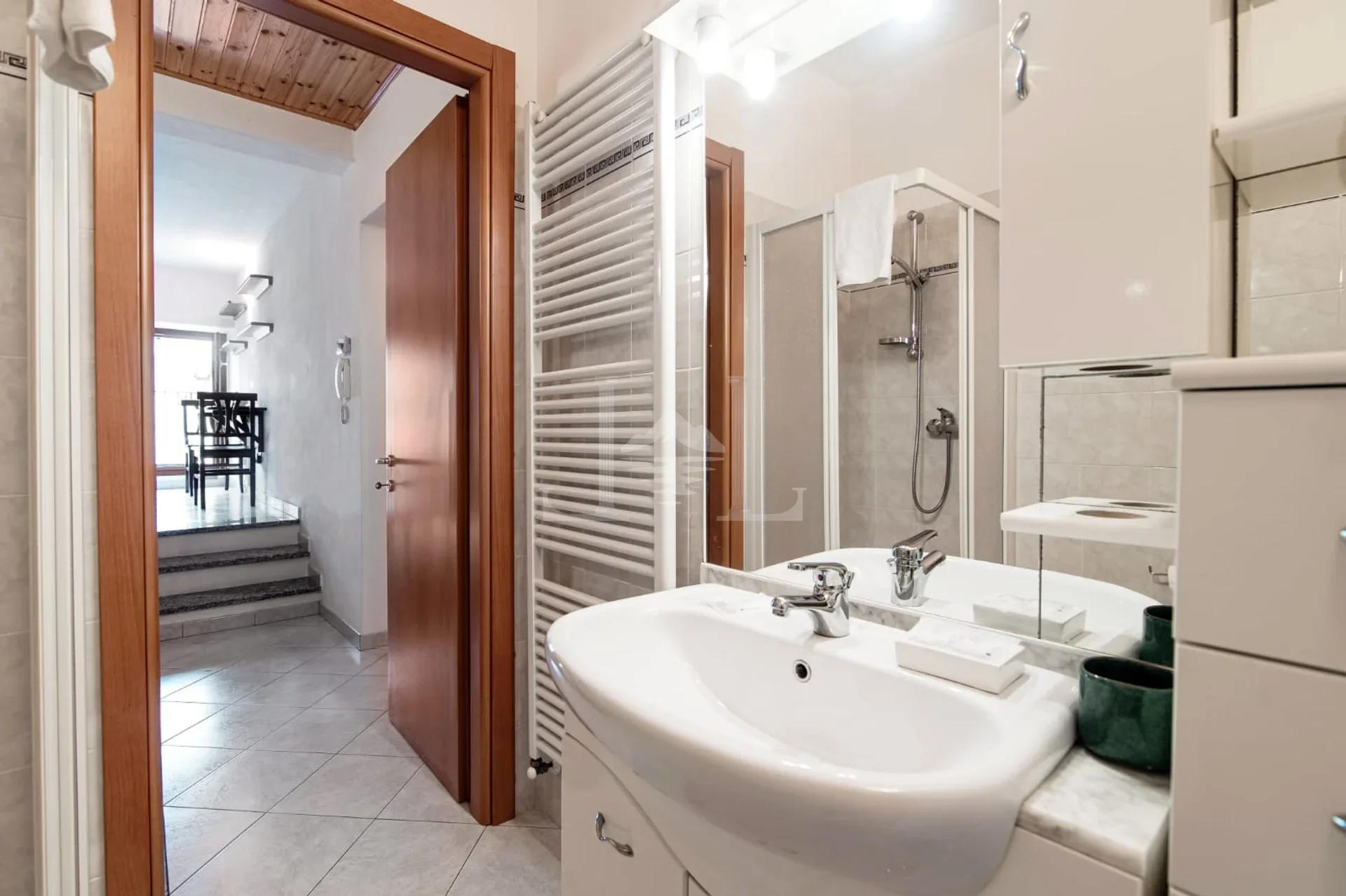 16 Colonno Bathroom