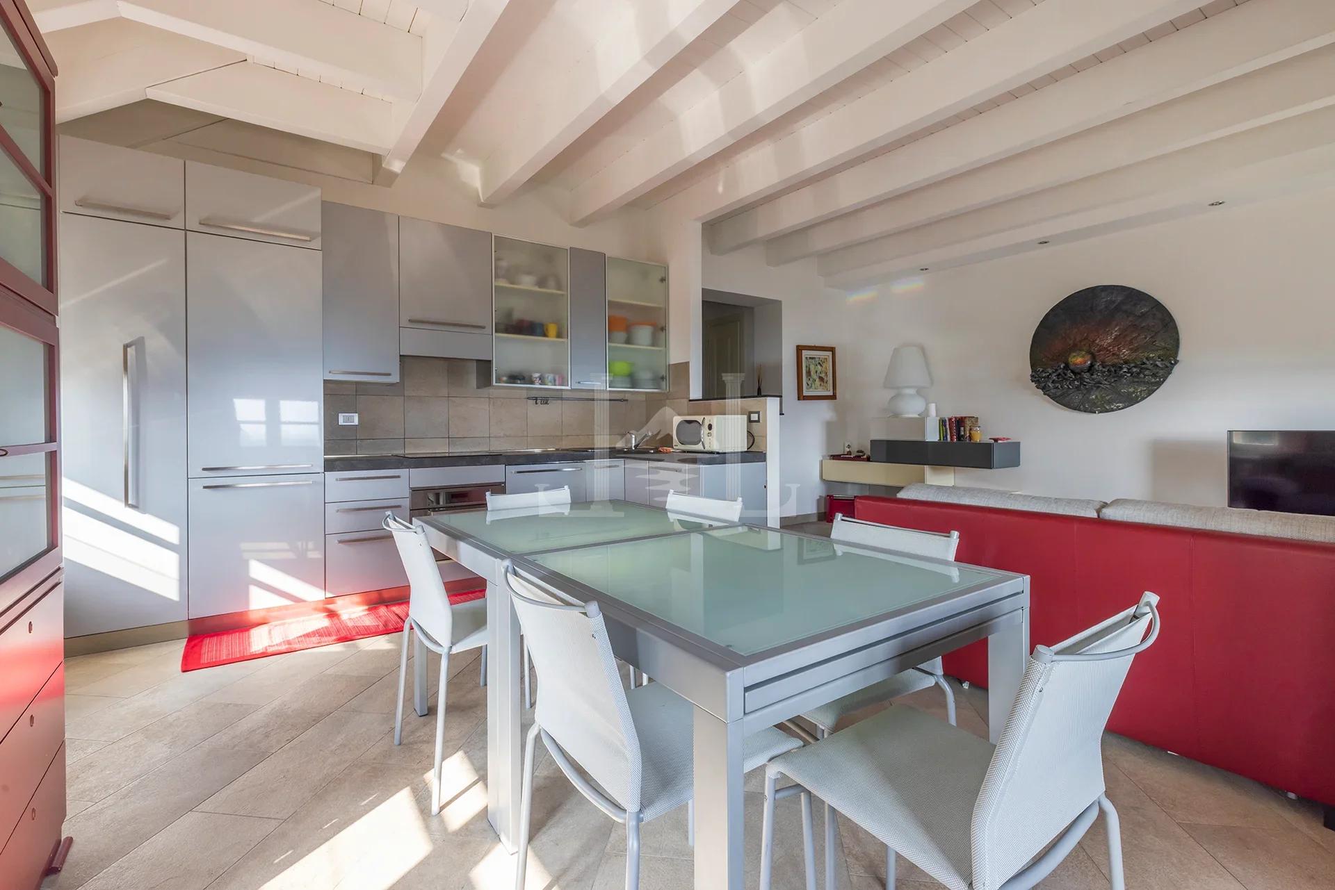 Splendido Attico Vista Mare in Vendita all'Interno di Villa Rosenda De Mari - Immagine 9