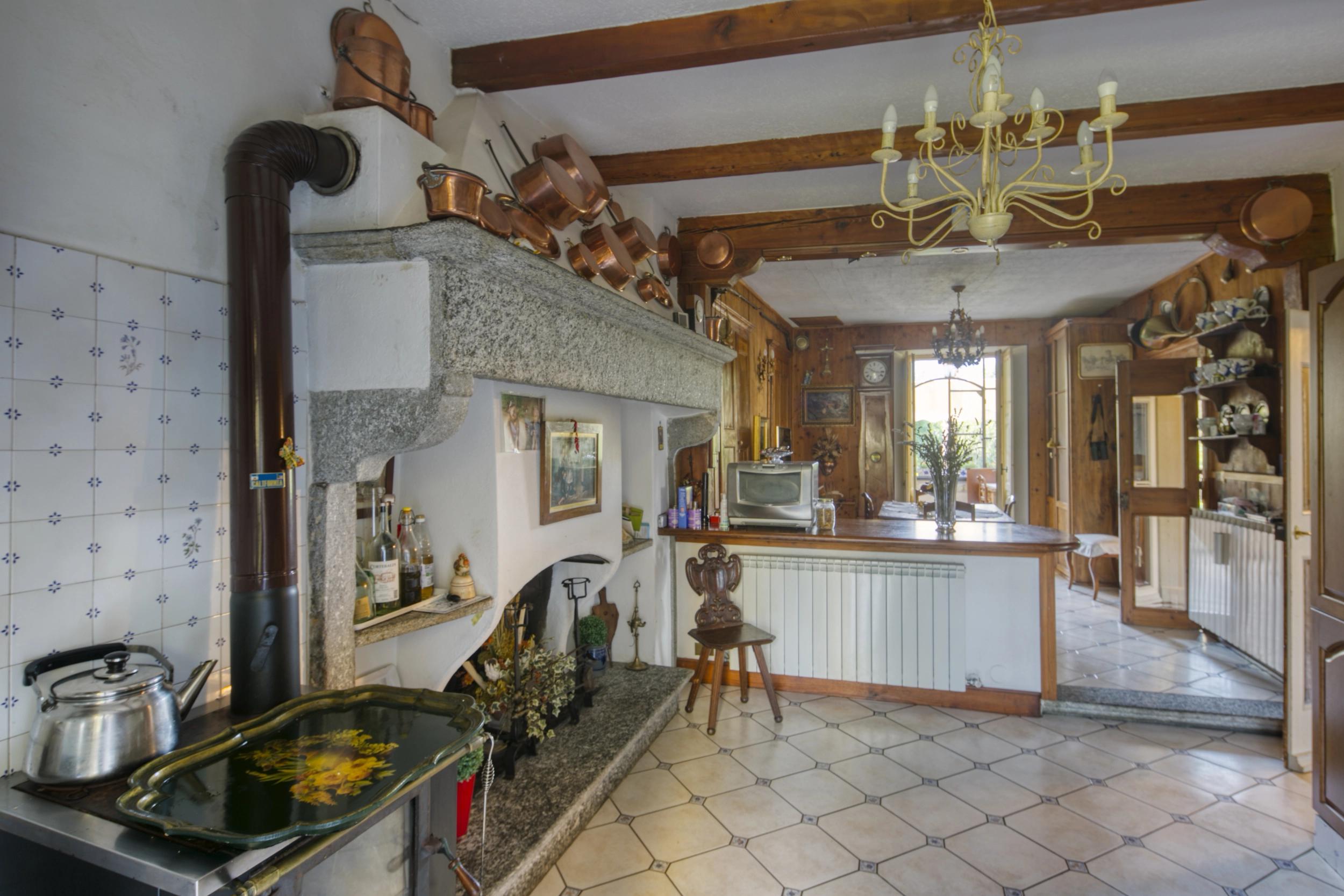 Dimora Storica di Prestigio immersa nella natura della Val d'Ossola, Lago Maggiore - Image 6