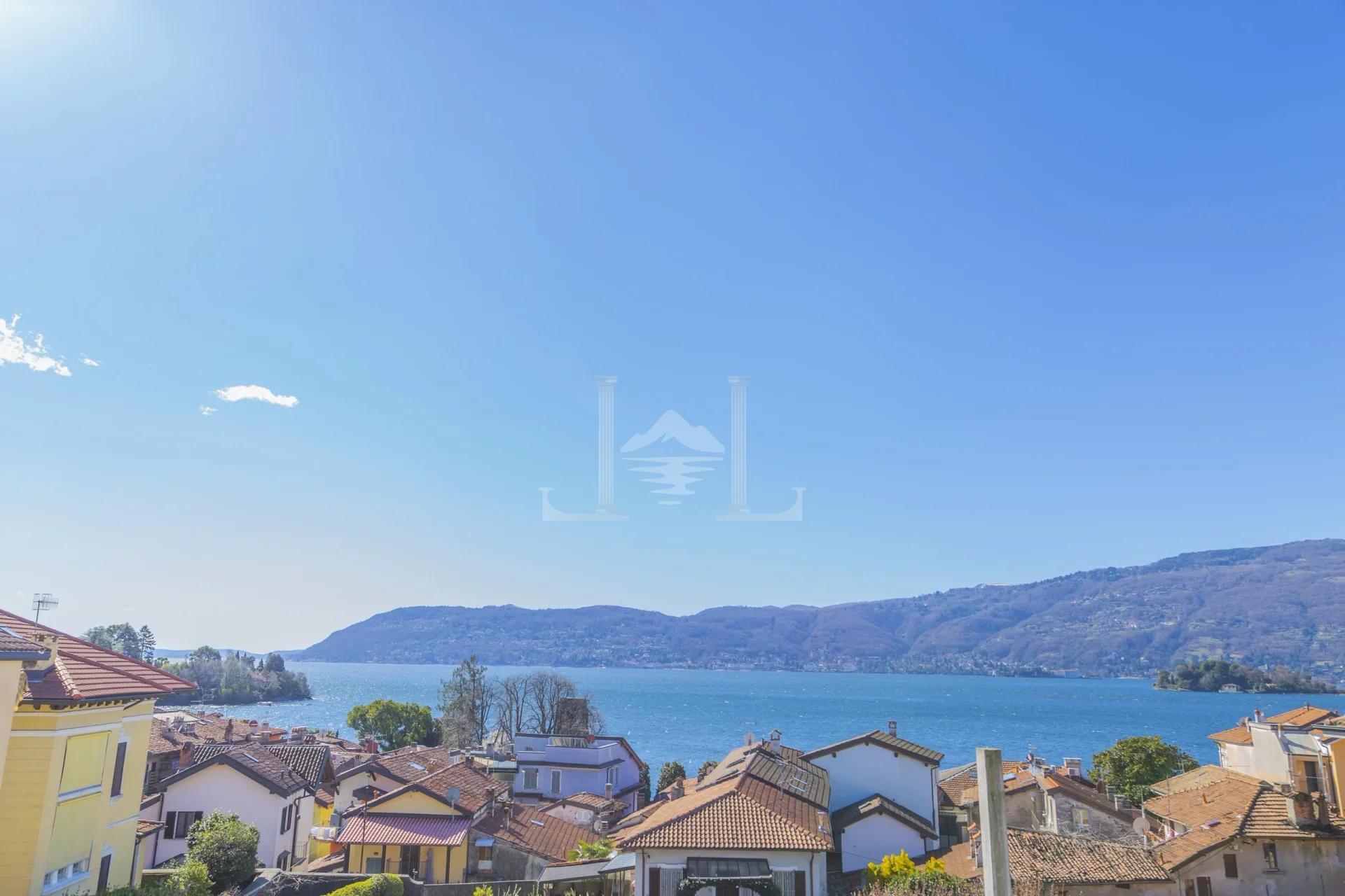VISTA LAGO