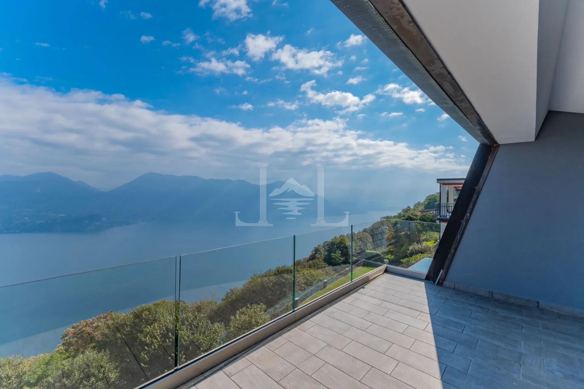 VILLA POLLINO TOP BALCONY VIEW RIGHT