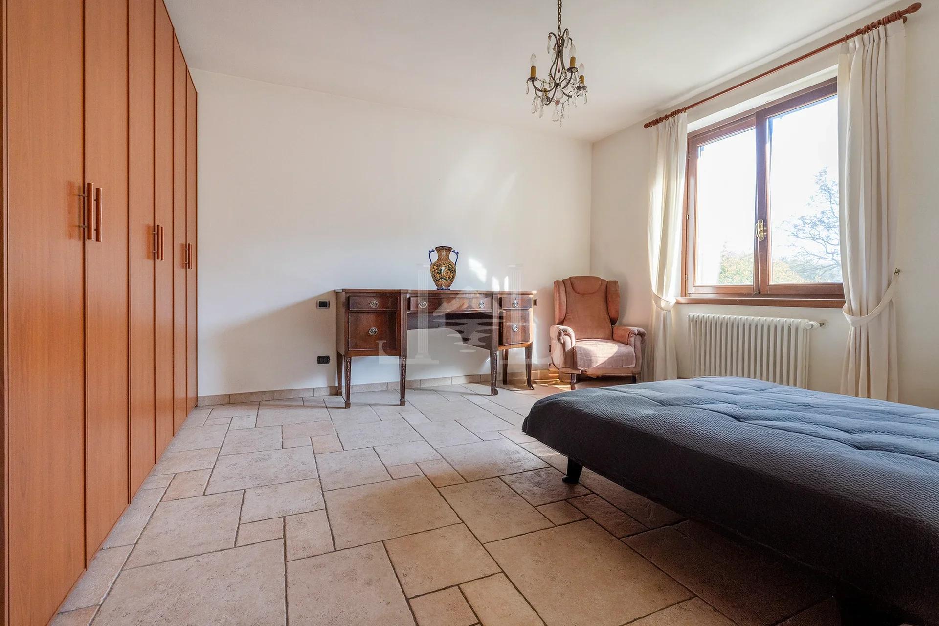 Equestrian villa bedroom 16