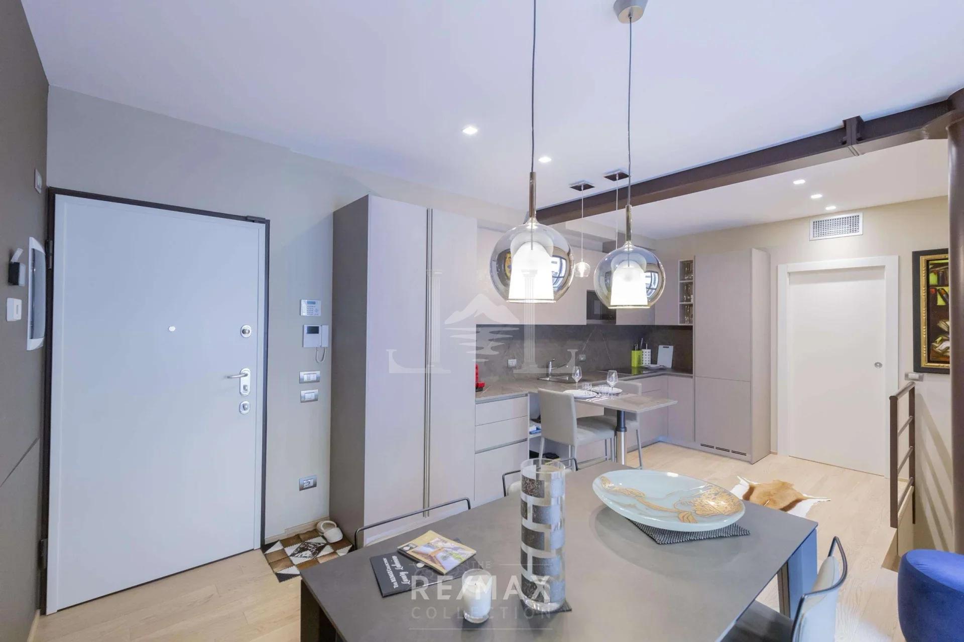 new-and-prestigious-apartment-renovated-with-garage-area-city-life-milan