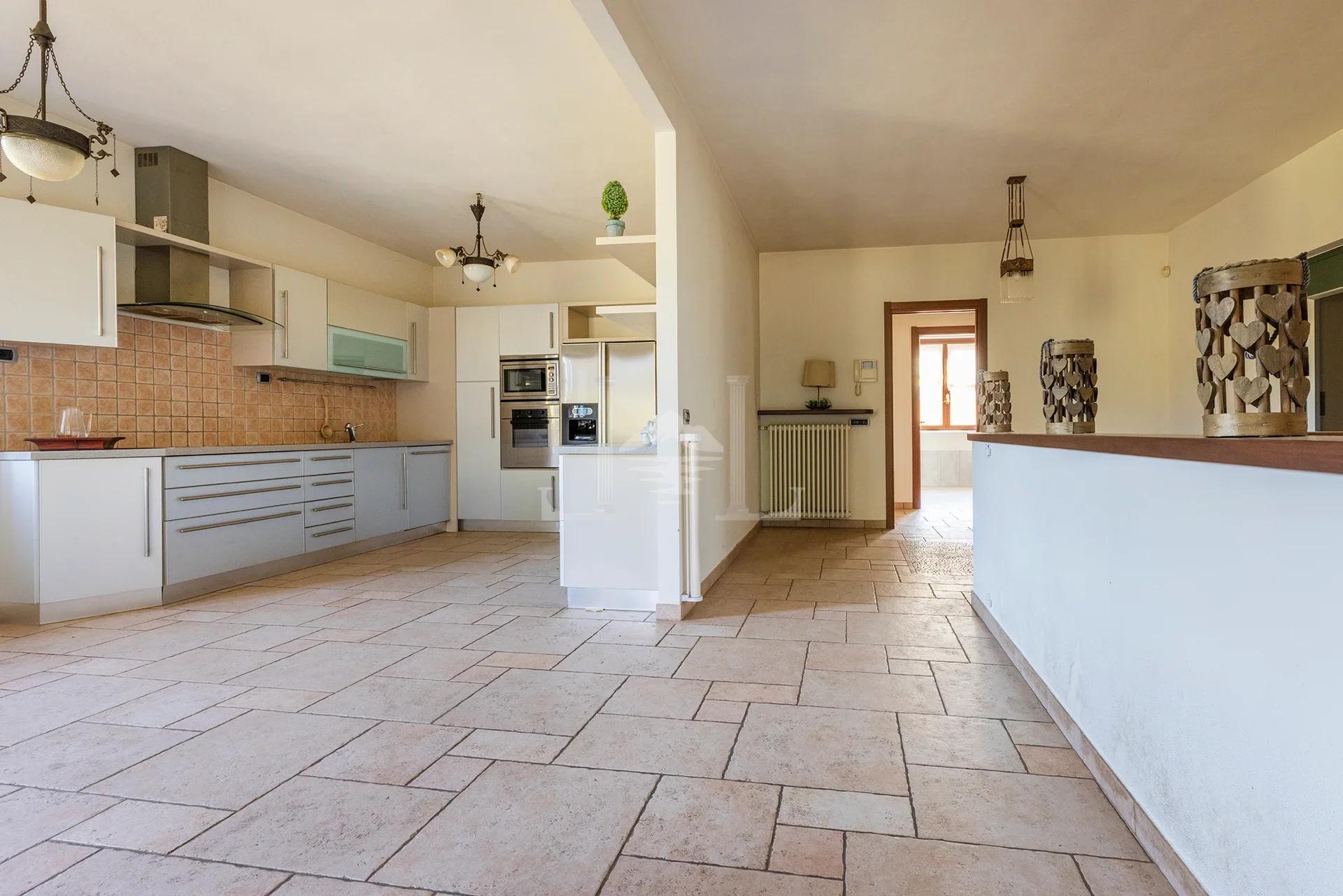 Equestrian villa kitchen 15