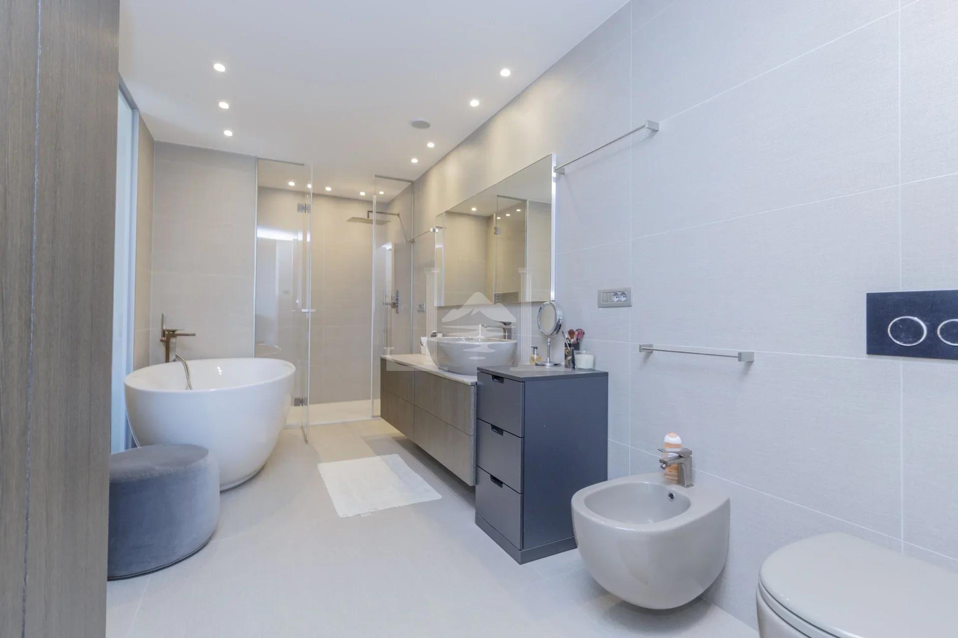 MASSINO MASTER BATHROOM