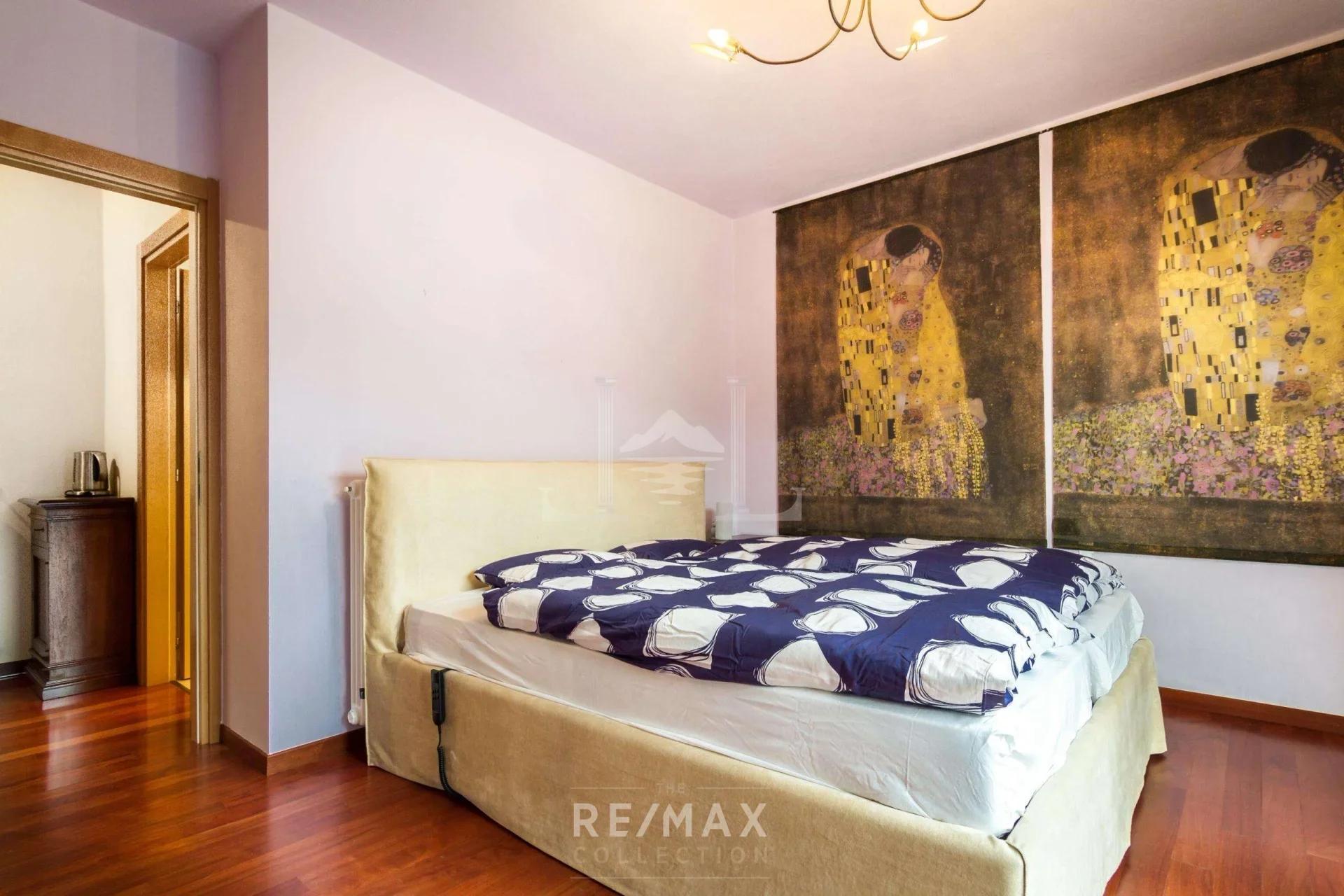 Carate Urio double bedroom