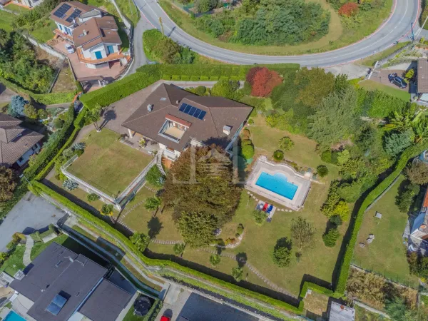VILLA ARIZZANO AERIAL VIEW