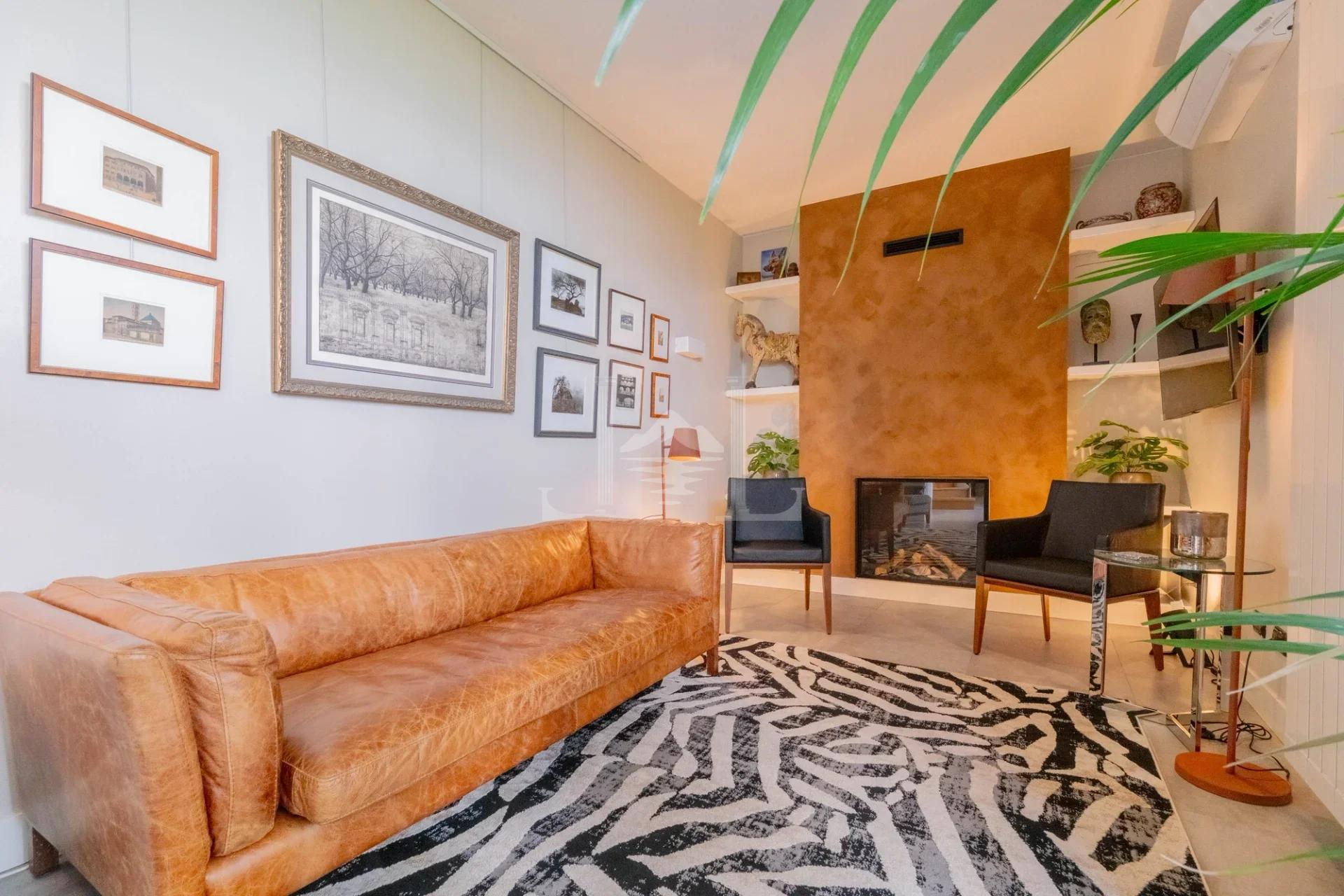 Casa Suna Centro: Das großzügige Wohnzimmer (Ansicht 2)