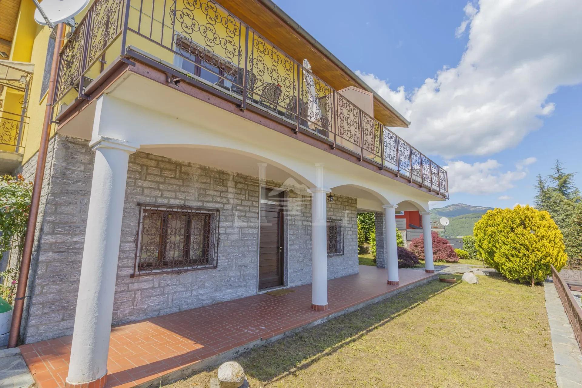 VILLA FRONT FACADE CLOSE