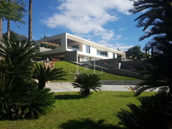Il lusso di una tenuta privata sul Lago di Como - Immagine 3