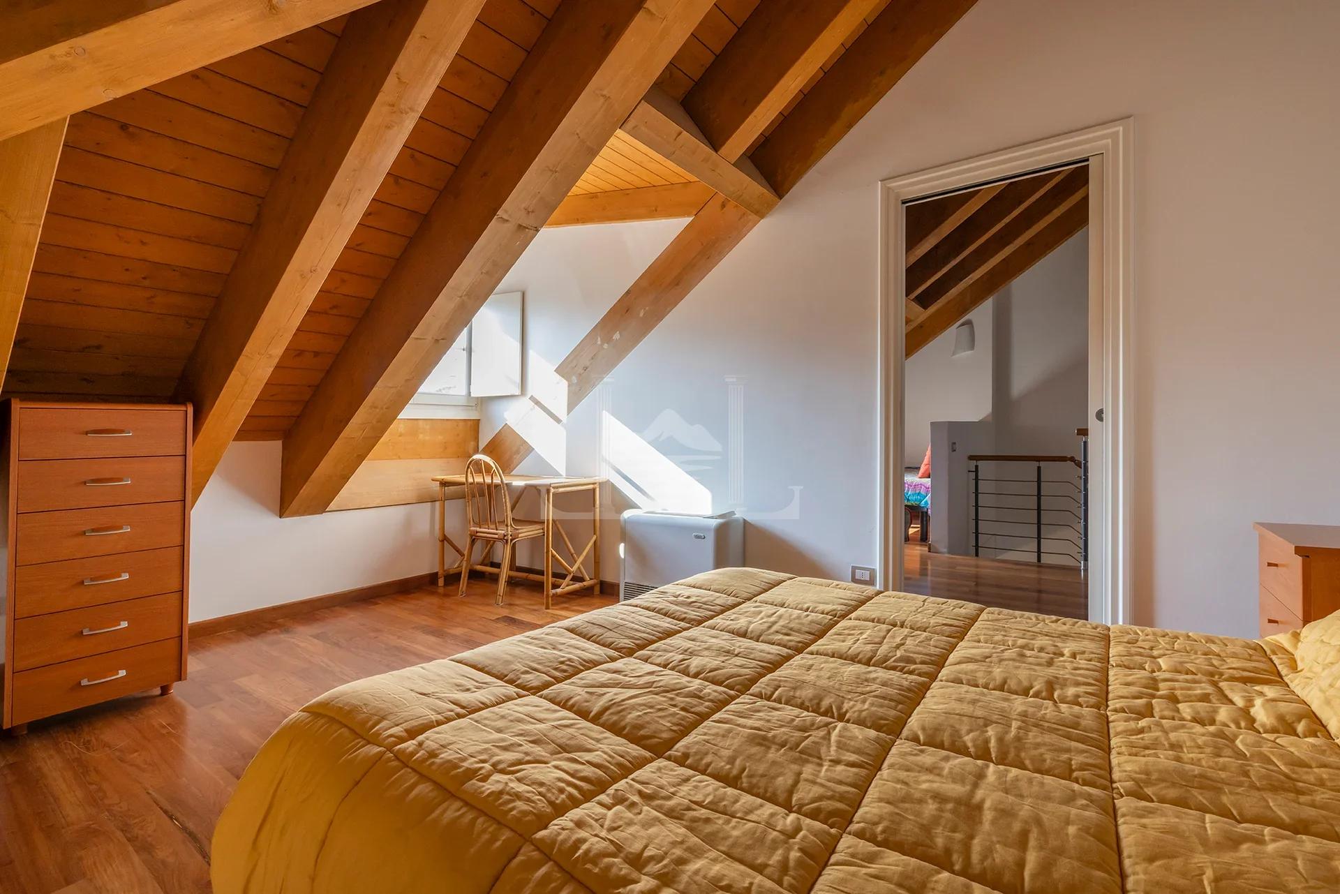 Splendido Attico Vista Mare in Vendita all'Interno di Villa Rosenda De Mari - Immagine 13