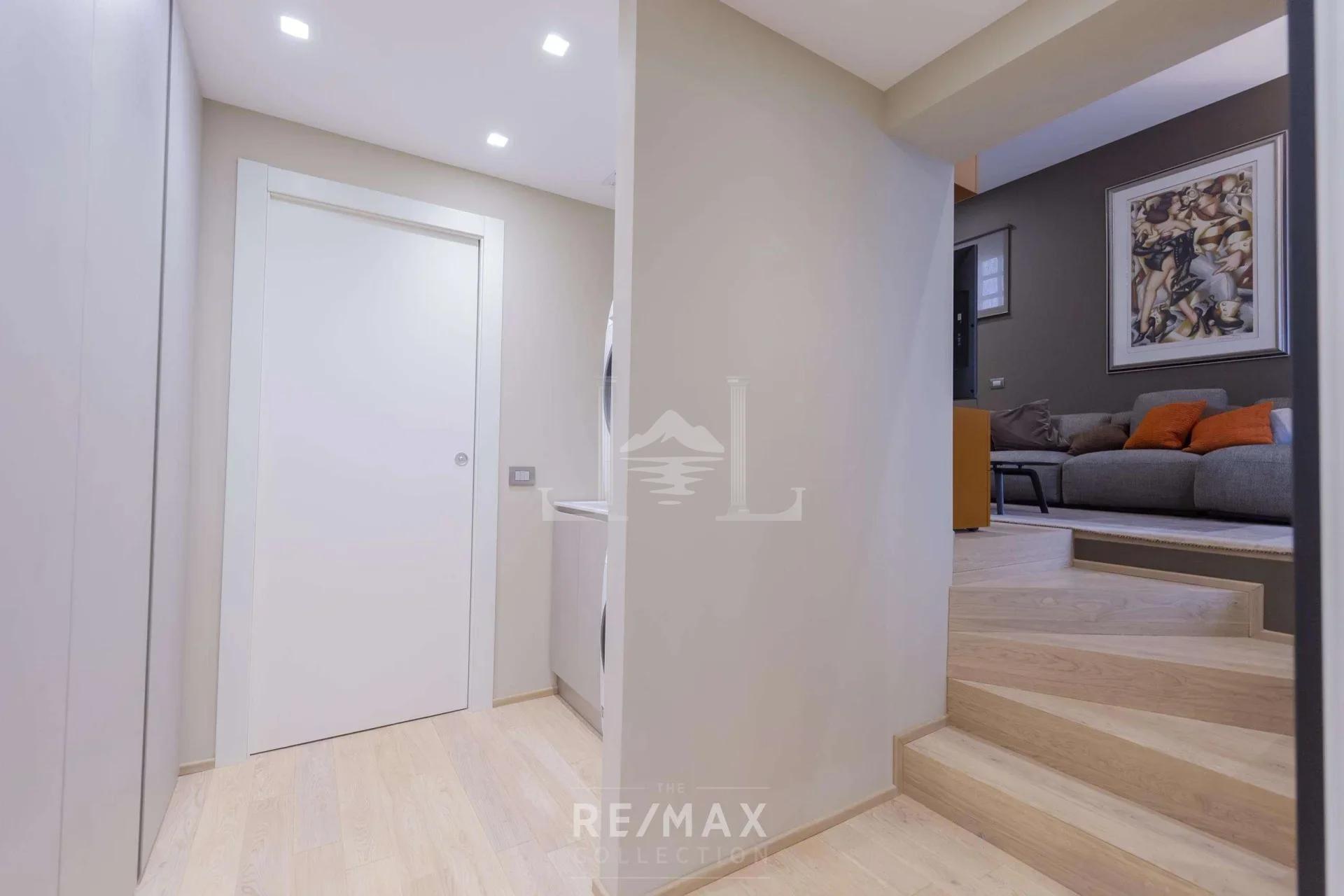 new-and-prestigious-apartment-renovated-with-garage-area-city-life-milan