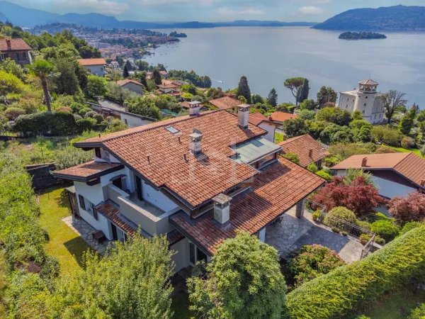 VILLA SUNA DRON AND LAKE VIEW CLOSE