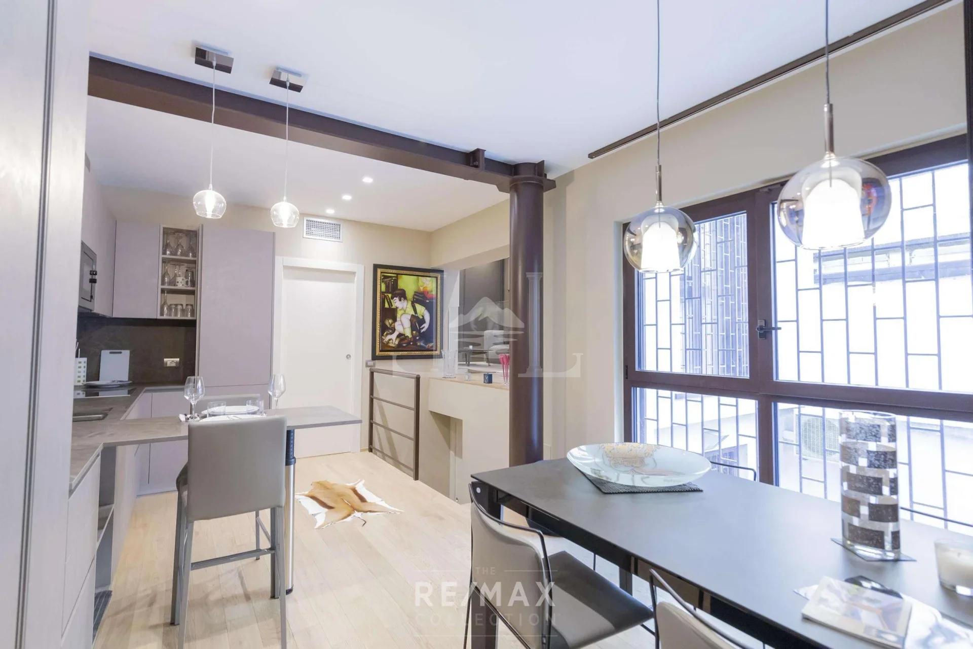 new-and-prestigious-apartment-renovated-with-garage-area-city-life-milan