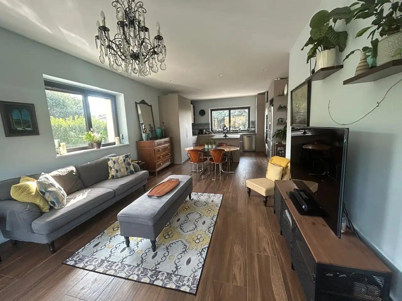 Nuova Villa Indipendente con Piscina in Vendita a Monvalle, Varese