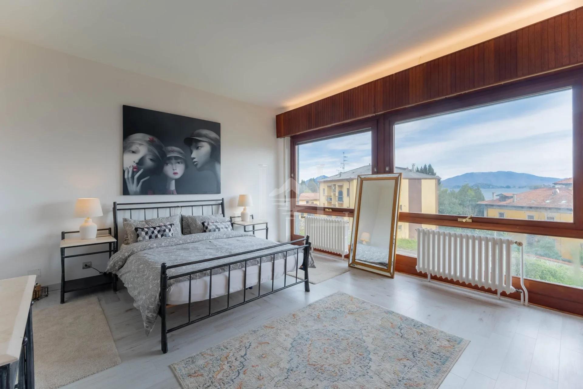 Villa Esclusiva Anni '60 a Meina Centrale, Eleganza Senza Tempo sul Lago Maggiore - Immagine 10