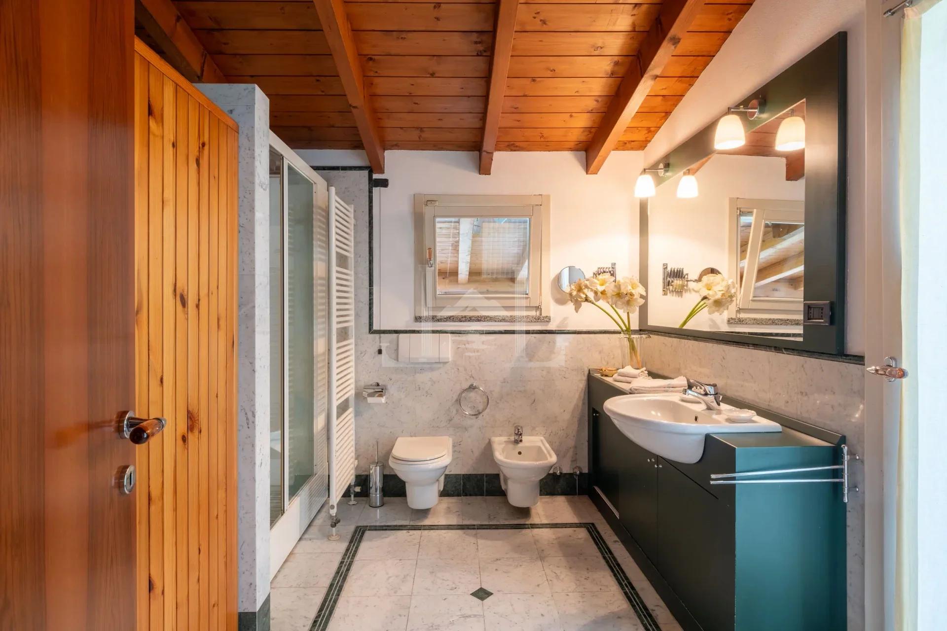 VILLA SUNA BATHROOM WITH SAUNA AND SHOWER