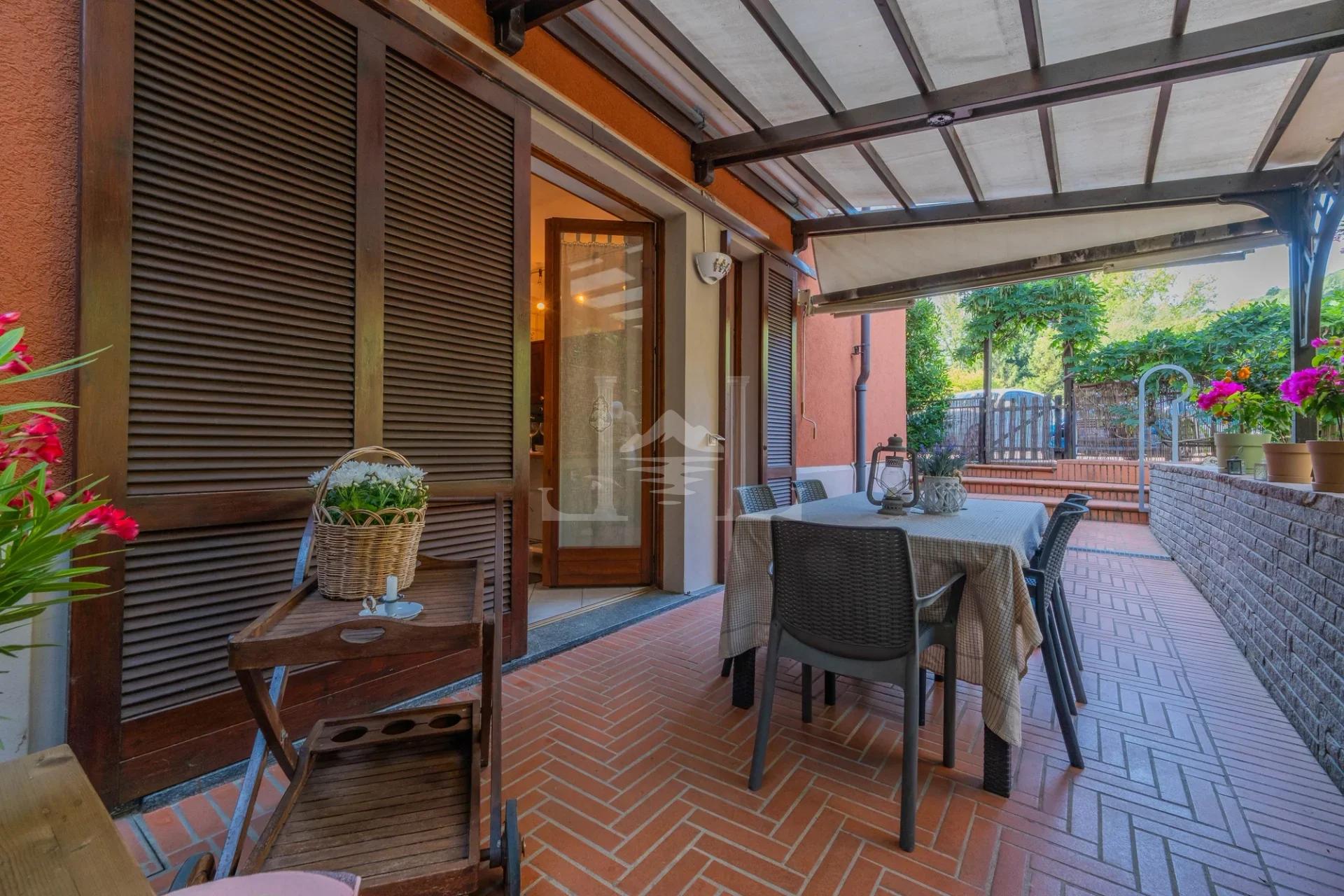 Apartment am Seeufer in Meina - Terrasse 2