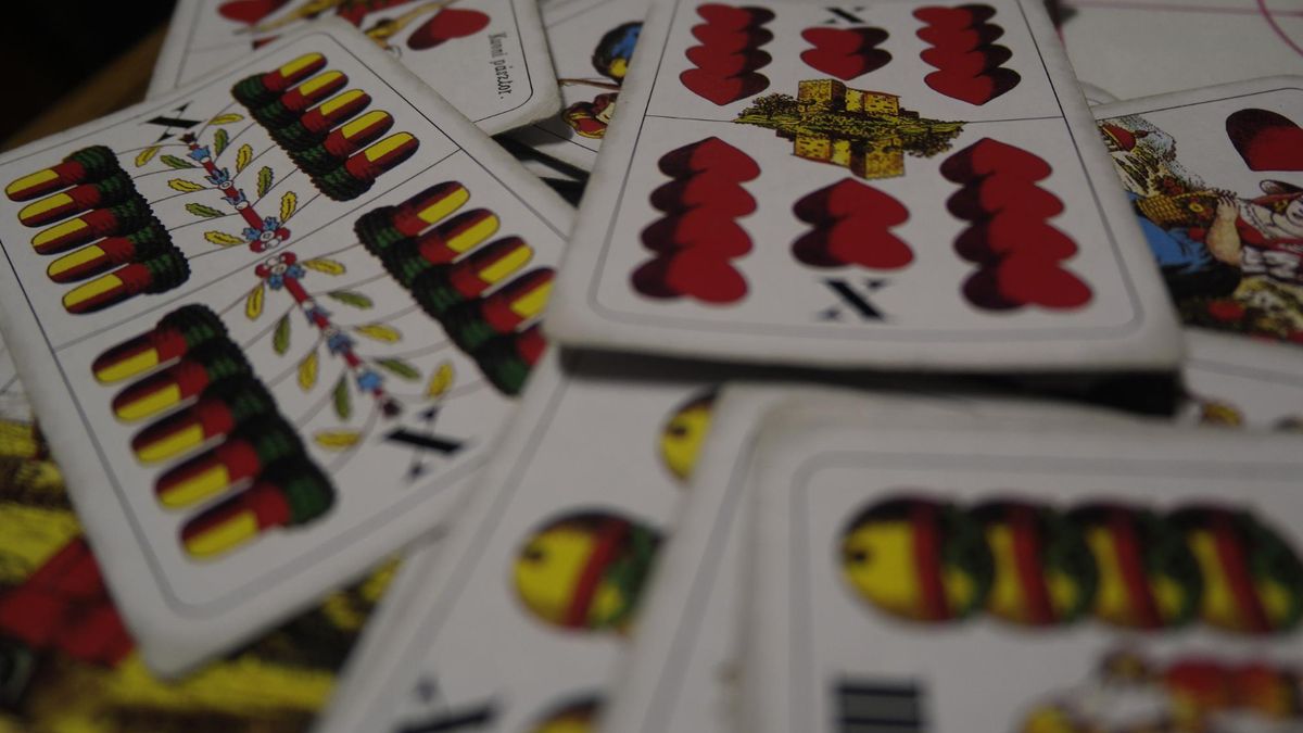 Where to Get the Best Personalized Playing Cards (And What to Look For)
