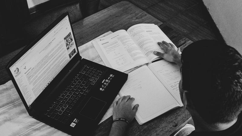 Thumbnail for AI in Social Sciences: How Large Language Models are Reshaping Text Analysis