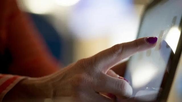 Interactive digital signs advantages examples th