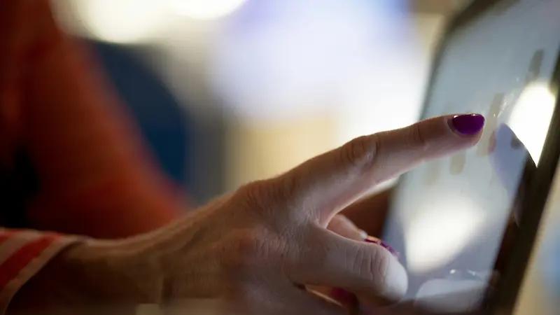 Interactive digital signs advantages examples th