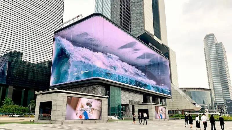 Digital signage for shopping malls th