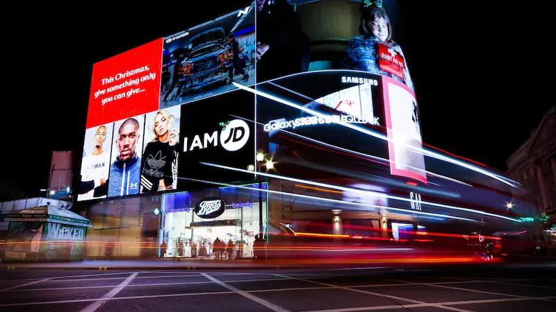Smart digital signage th