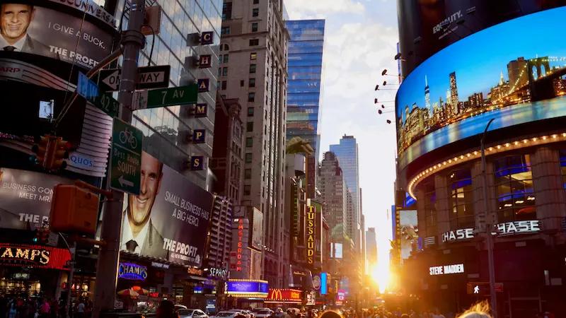 Media buyers guide to digital advertising screens th