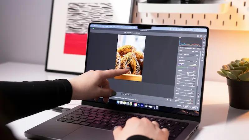 Digital signage content rules th