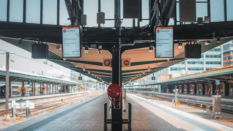 Choose the right hardware for outdoor transport displays th