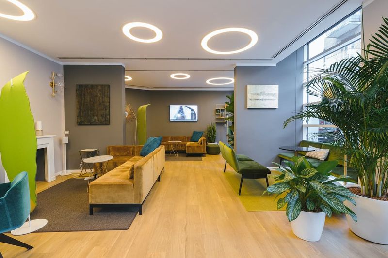 hotel_lobby